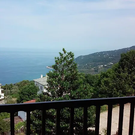 Alkmini Guest house 2*