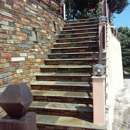 Guest house Alkmini 2*