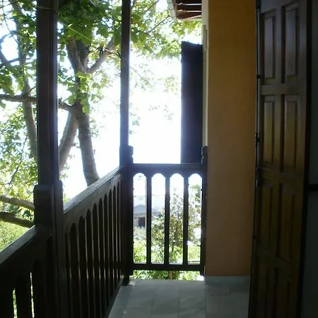 Alkmini Guest house