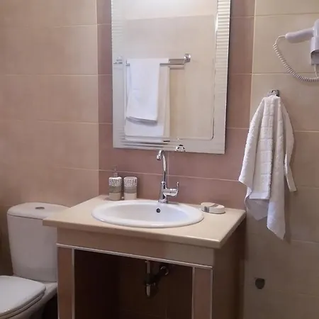 Alkmini Konukevi 3*