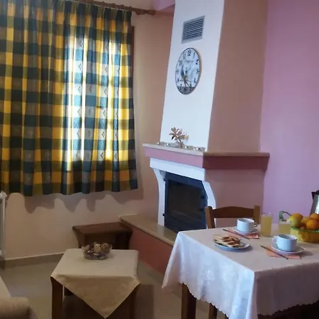 Alkmini Konukevi Áyios Dhimítrios