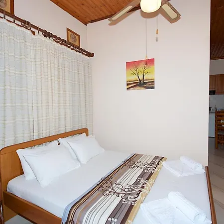 Alkmini Konukevi 3*